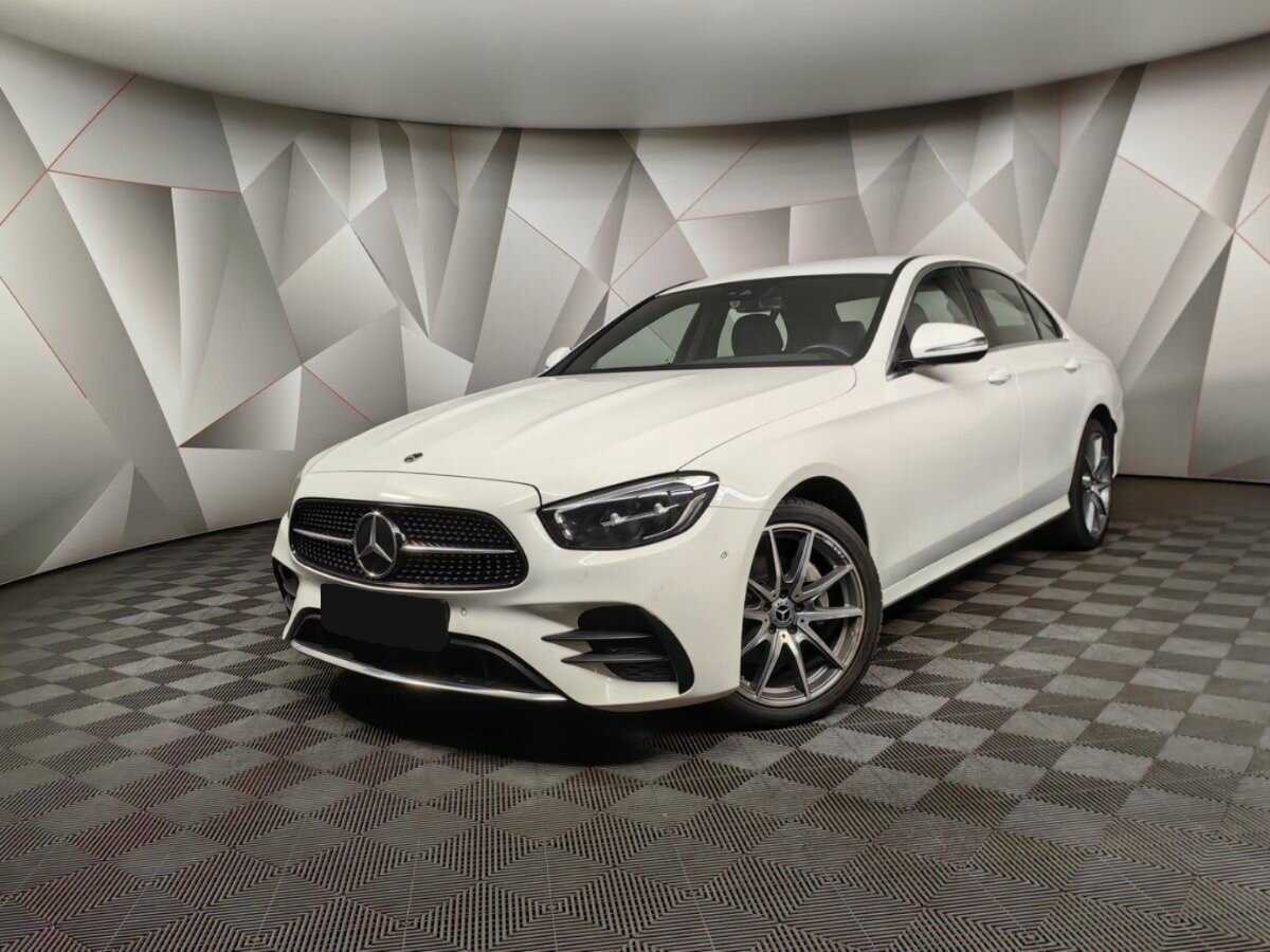 Mercedes-Benz E-Класс с пробегом — 2022 год. Посмотреть фото
