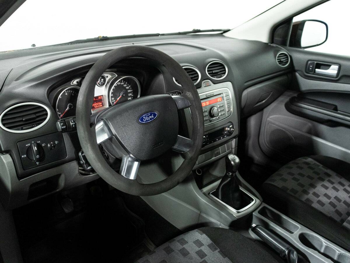 Ford Focus с пробегом — 2008 год. Фото: #10