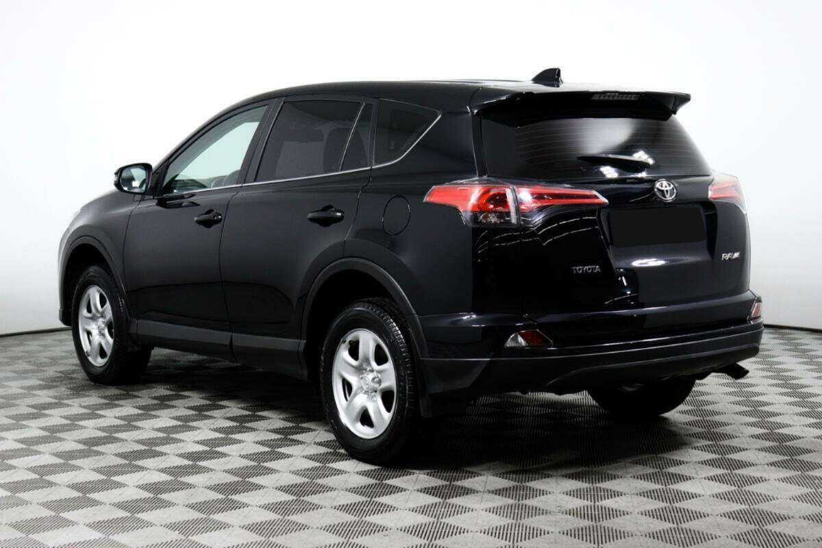 Toyota RAV4 с пробегом — 2019 год. Фото: #6