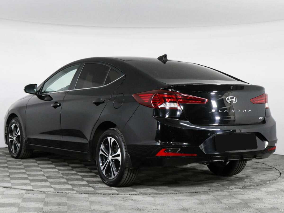 Hyundai Elantra с пробегом — 2019 год. Фото: #6