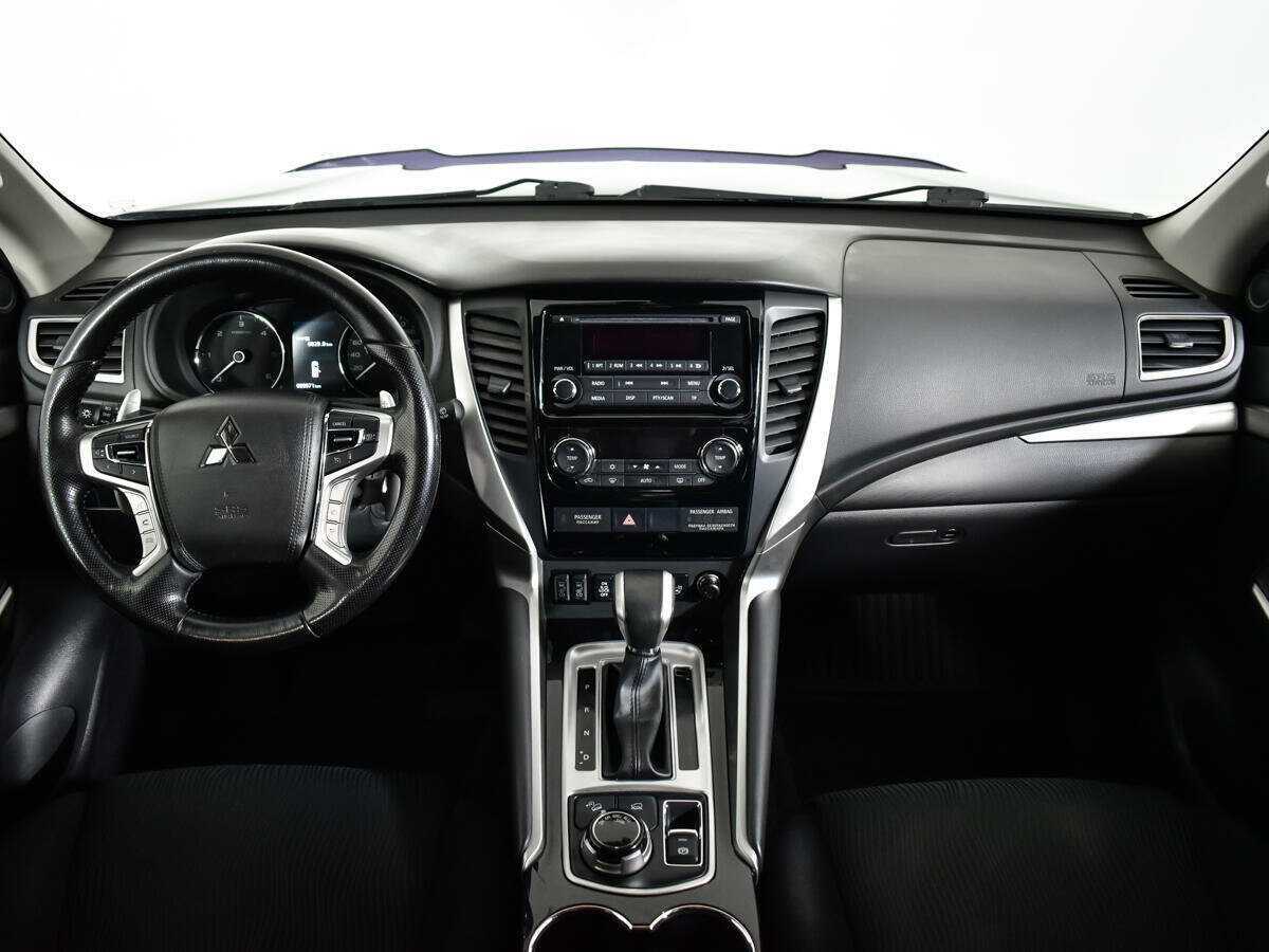 Mitsubishi Pajero Sport с пробегом — 2019 год. Фото: #11
