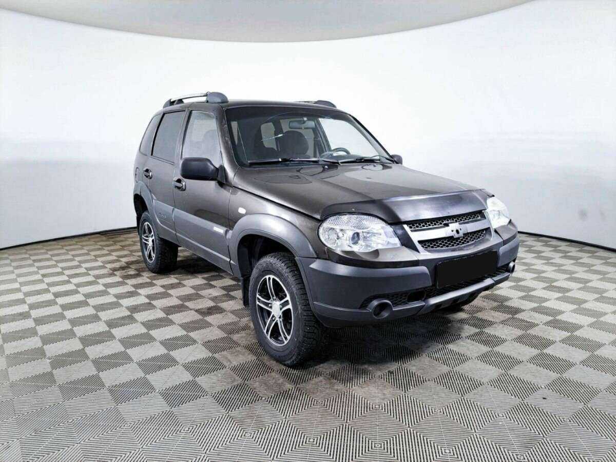 Chevrolet Niva с пробегом — 2011 год. Фото: #2