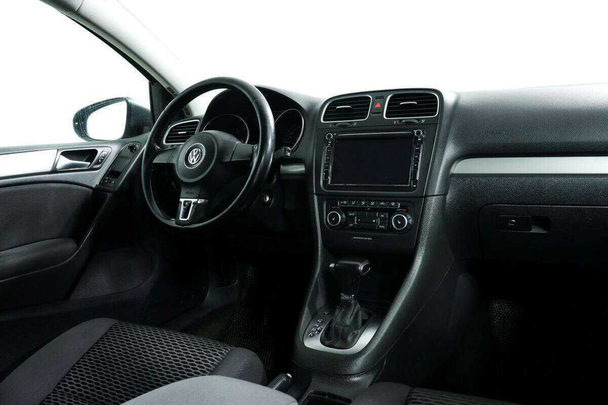 Volkswagen Golf с пробегом — 2010 год. Фото: #7