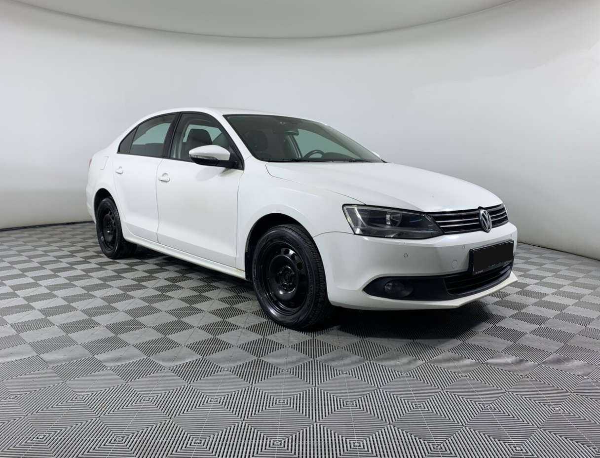 Volkswagen Jetta с пробегом — 2012 год. Фото: #2
