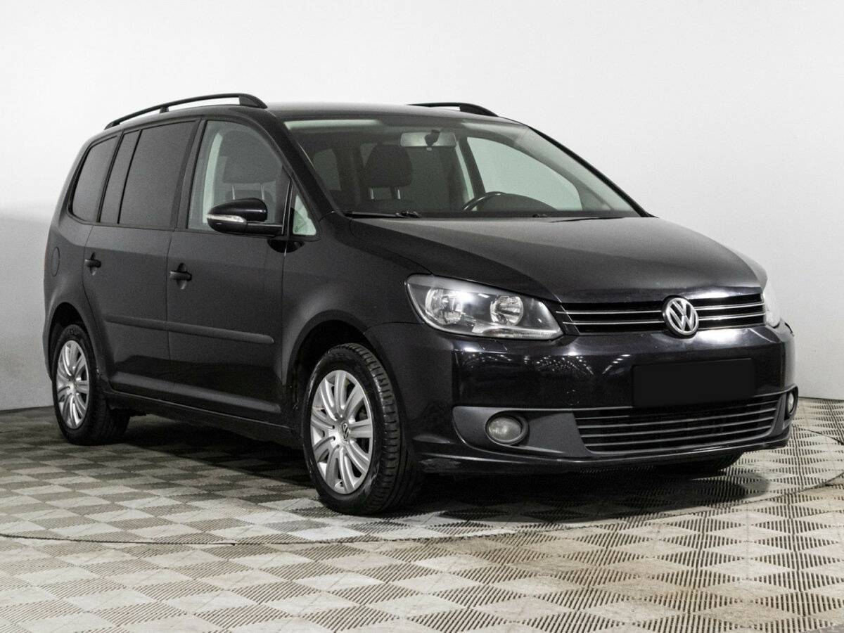 Volkswagen Touran с пробегом — 2012 год. Фото: #2