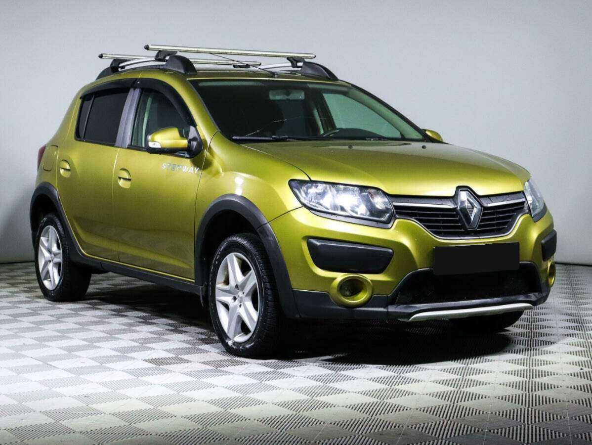 Renault Sandero с пробегом — 2016 год. Фото: #2