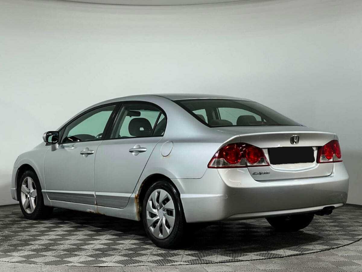 Honda Civic с пробегом — 2006 год. Фото: #6