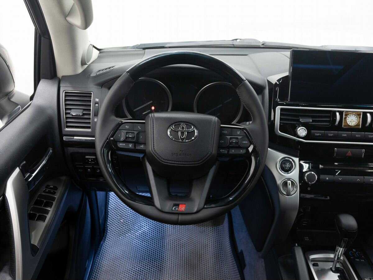 Toyota Land Cruiser с пробегом — 2013 год. Фото: #17