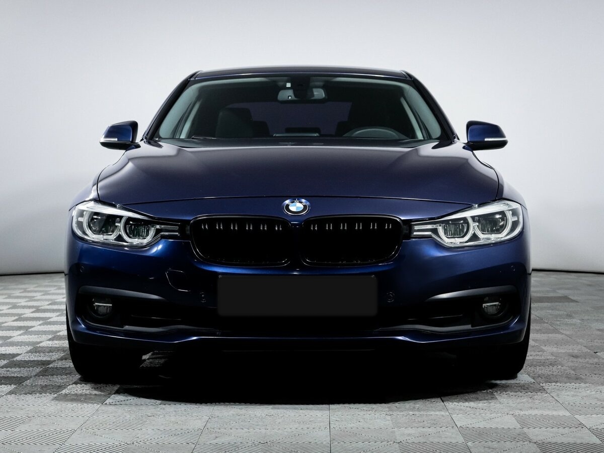 BMW 3 серии с пробегом — 2018 год. Фото: #1