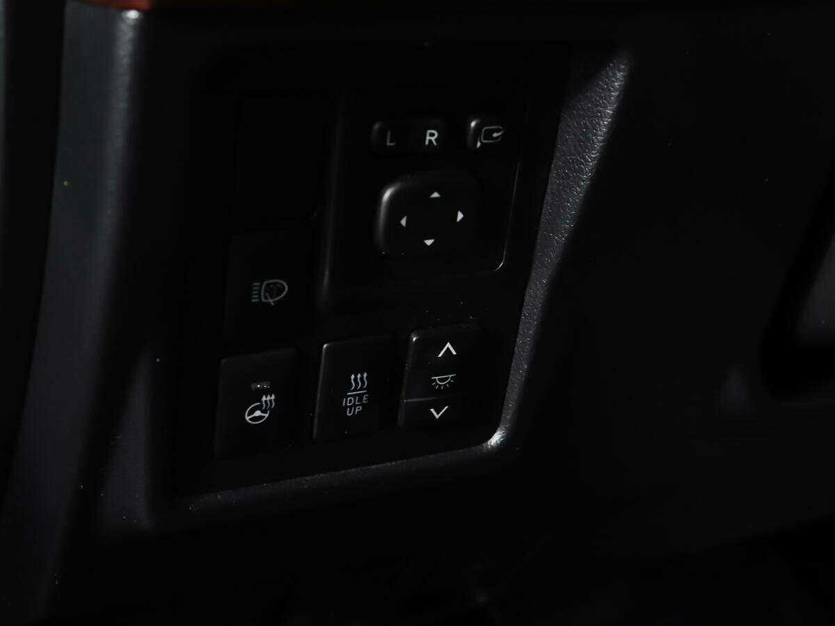 Toyota Land Cruiser Prado с пробегом — 2015 год. Фото: #17