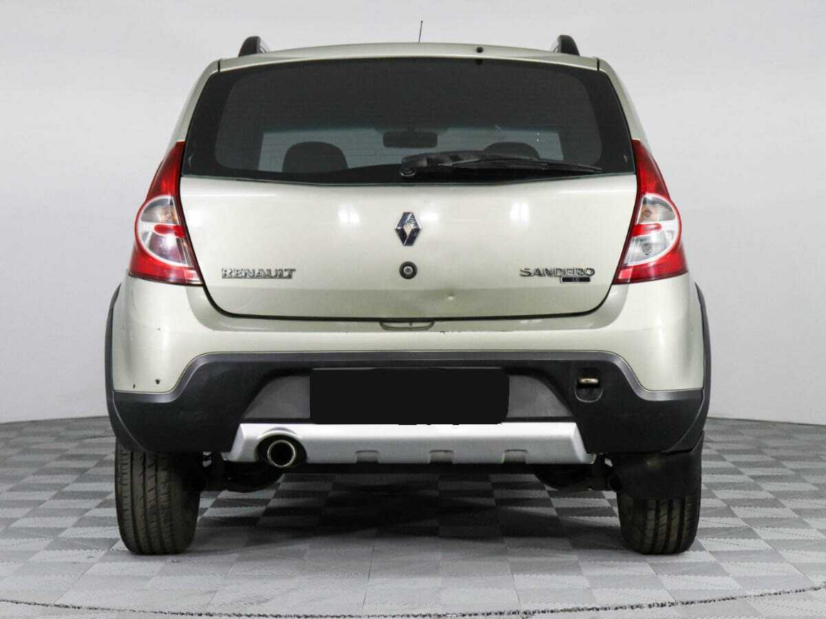 Renault Sandero с пробегом — 2012 год. Фото: #4