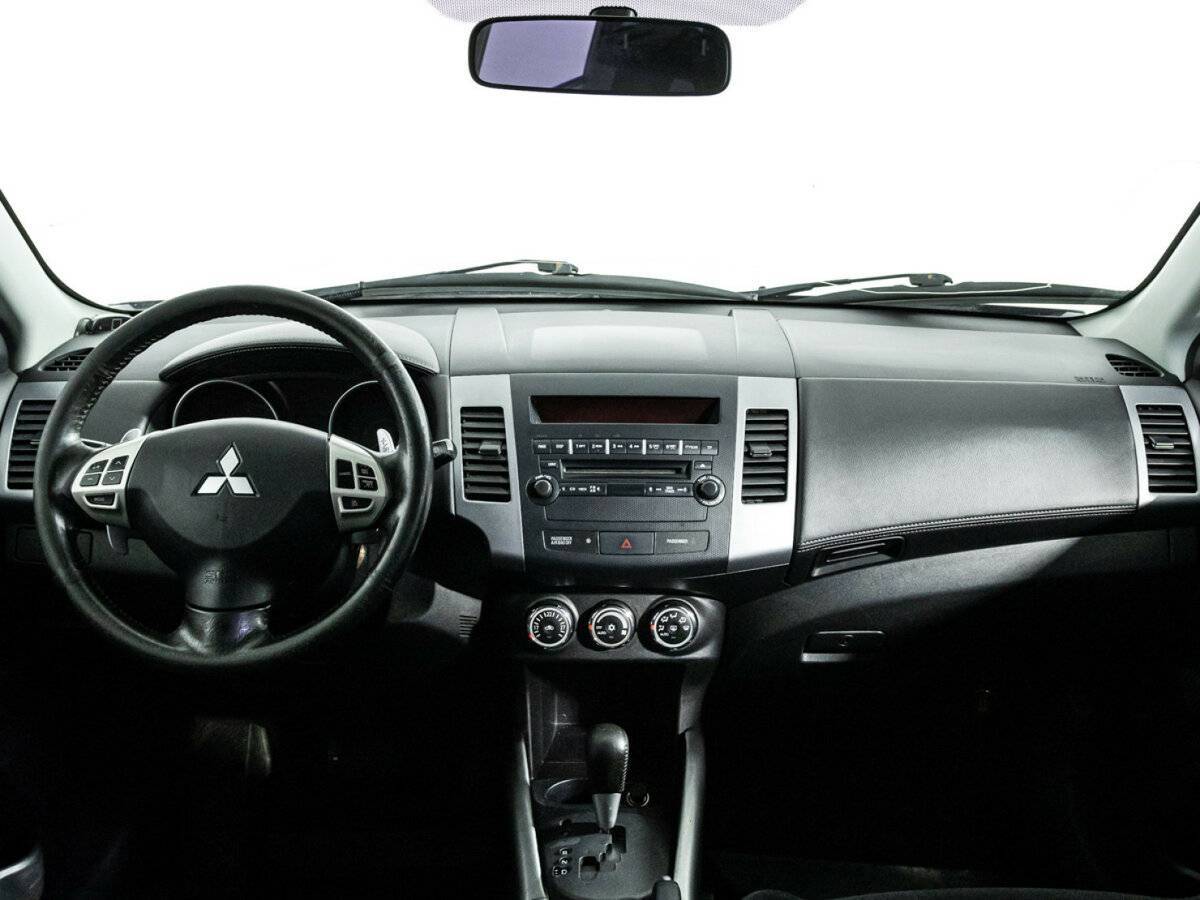 Mitsubishi Outlander с пробегом — 2011 год. Фото: #12