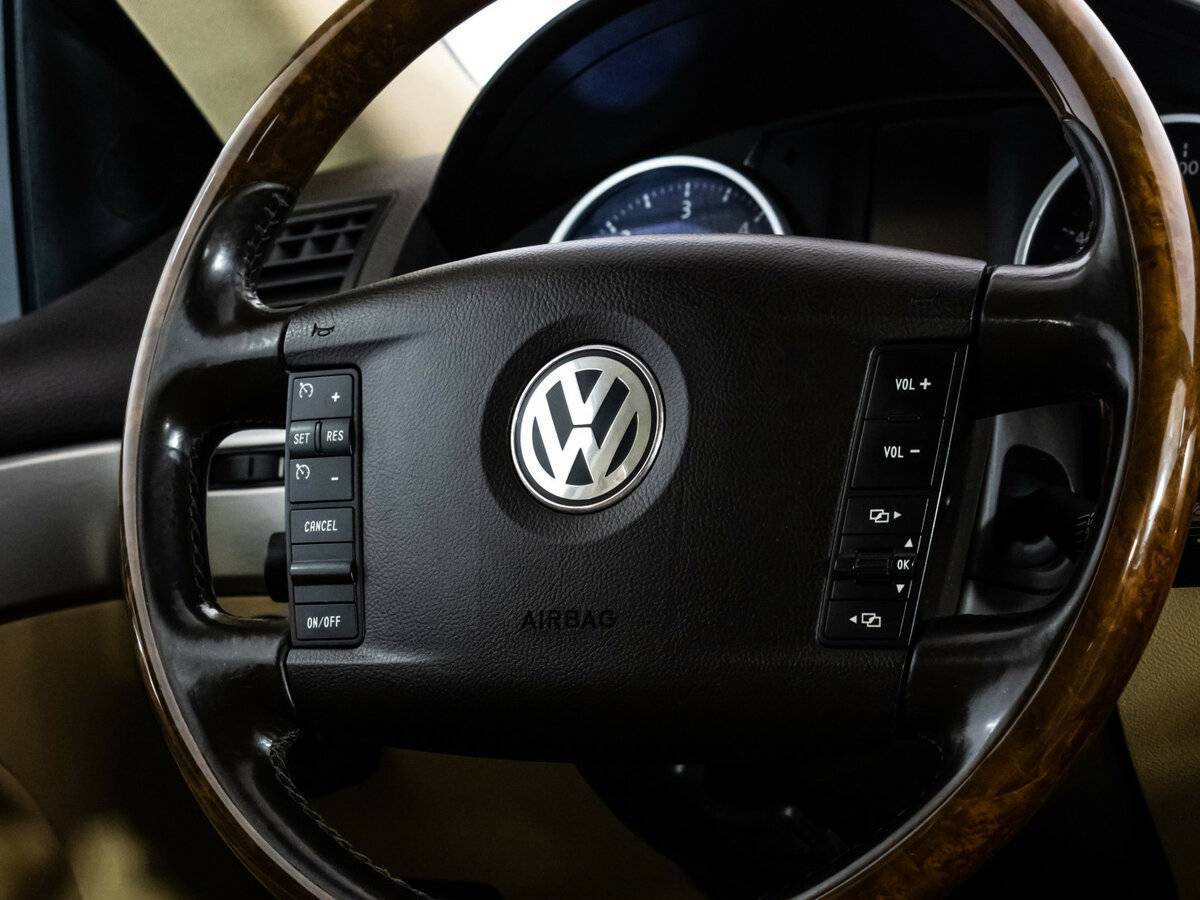 Volkswagen Touareg с пробегом — 2009 год. Фото: #12