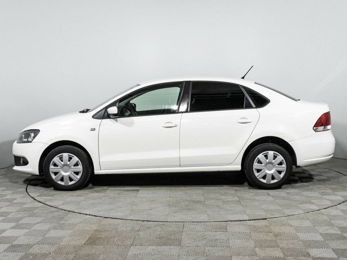 Volkswagen Polo с пробегом — 2013 год. Фото: #7