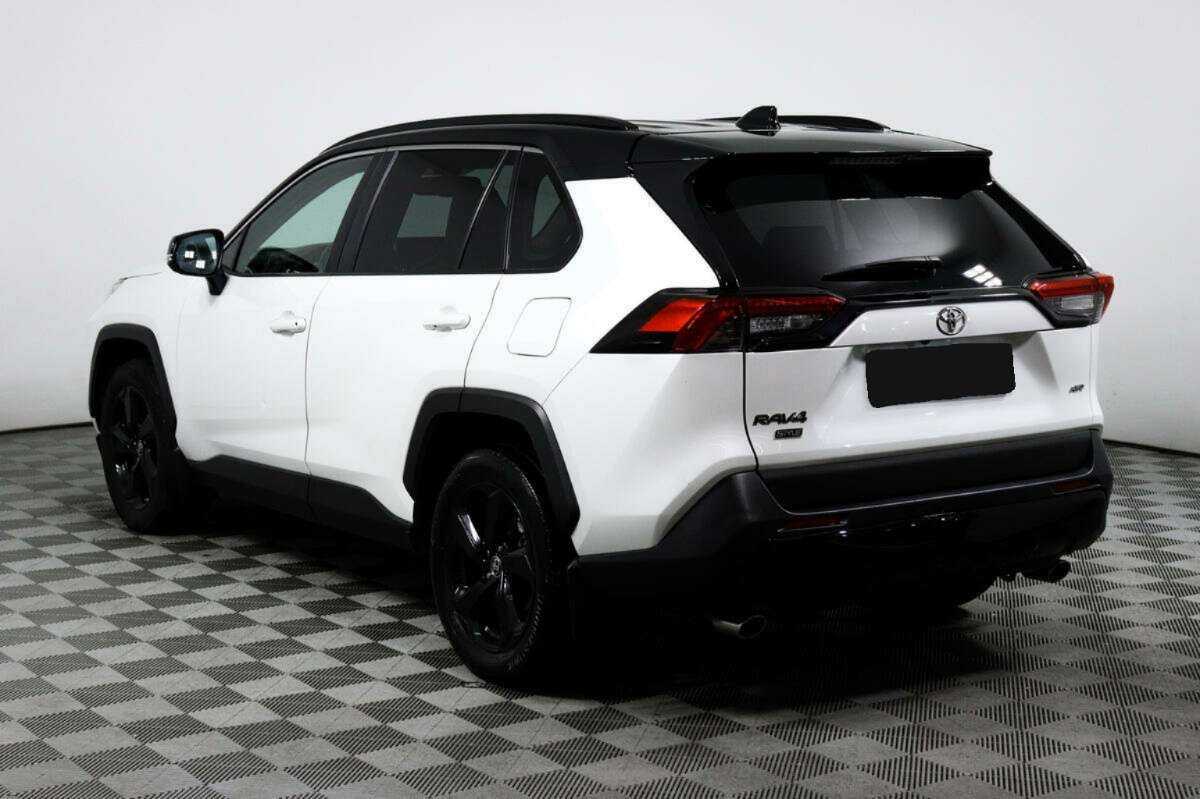 Toyota RAV4 с пробегом — 2020 год. Фото: #6