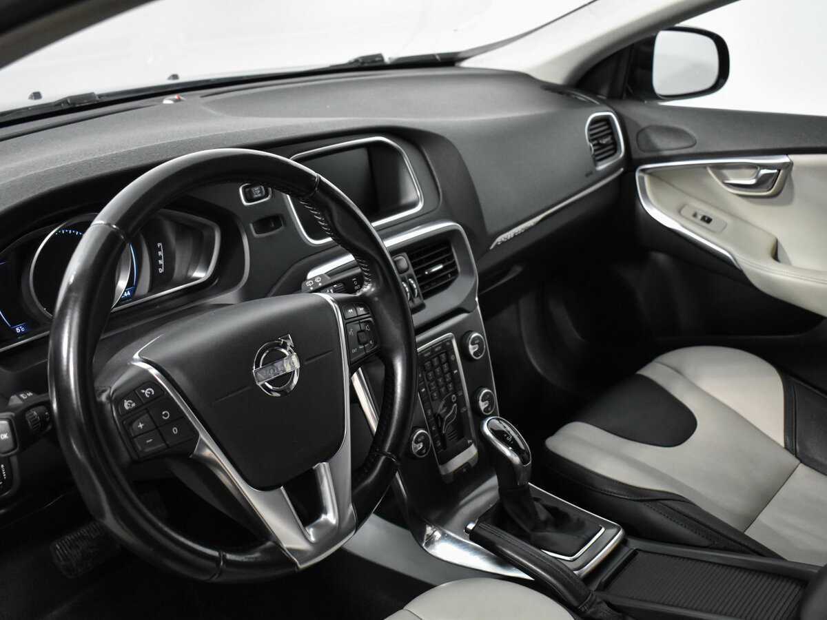 Volvo V40 с пробегом — 2014 год. Фото: #8