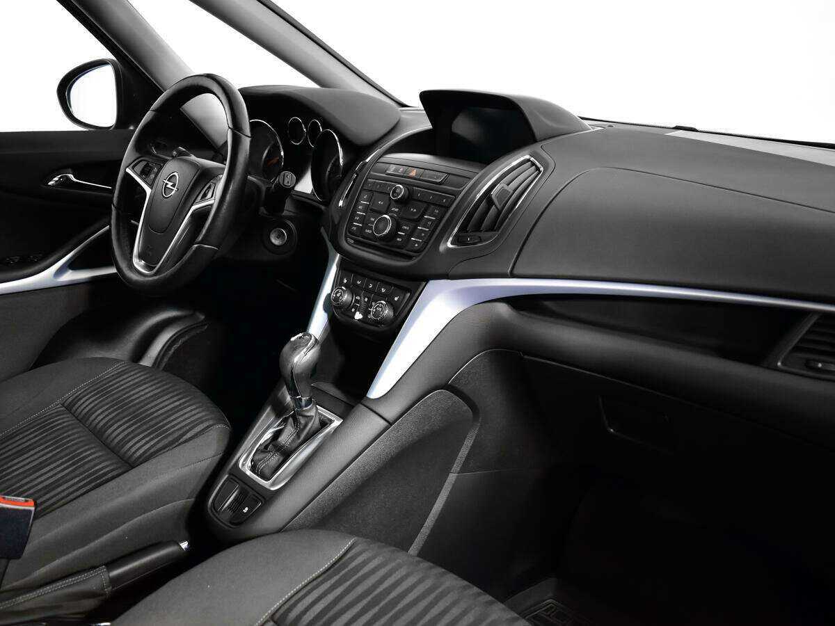 Opel Zafira с пробегом — 2014 год. Фото: #8