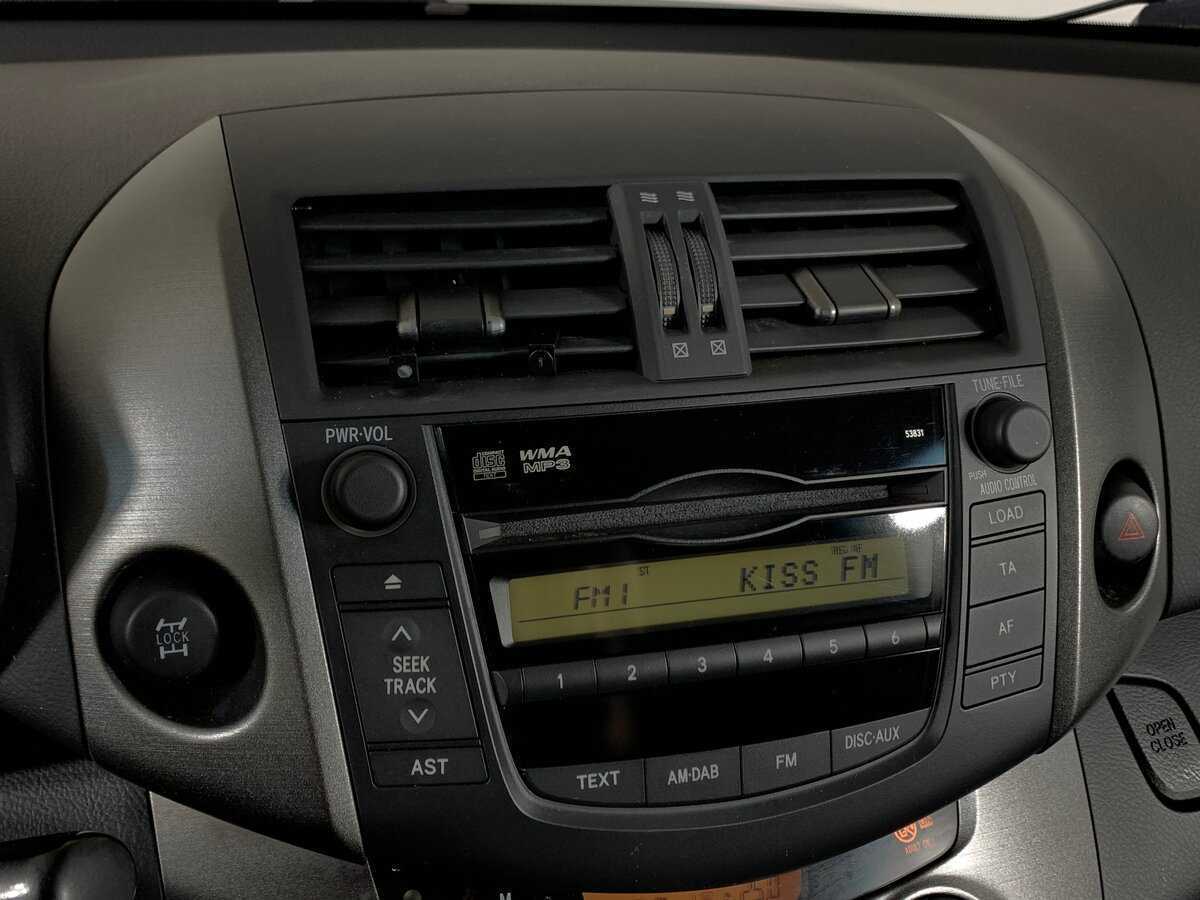 Toyota RAV4 с пробегом — 2011 год. Фото: #15