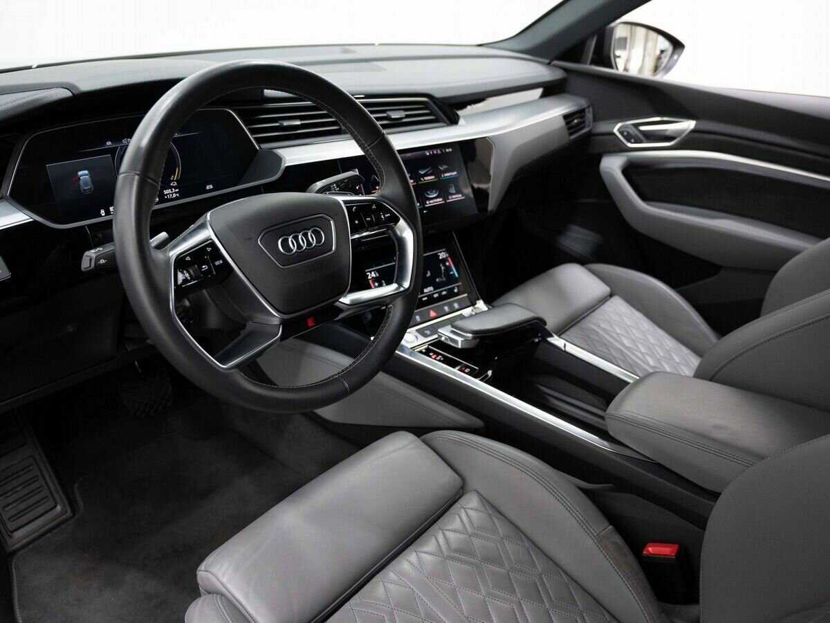 Audi e-tron с пробегом — 2020 год. Фото: #6