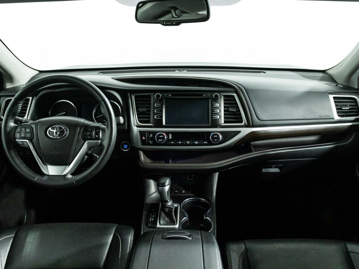Toyota Highlander с пробегом — 2014 год. Фото: #11