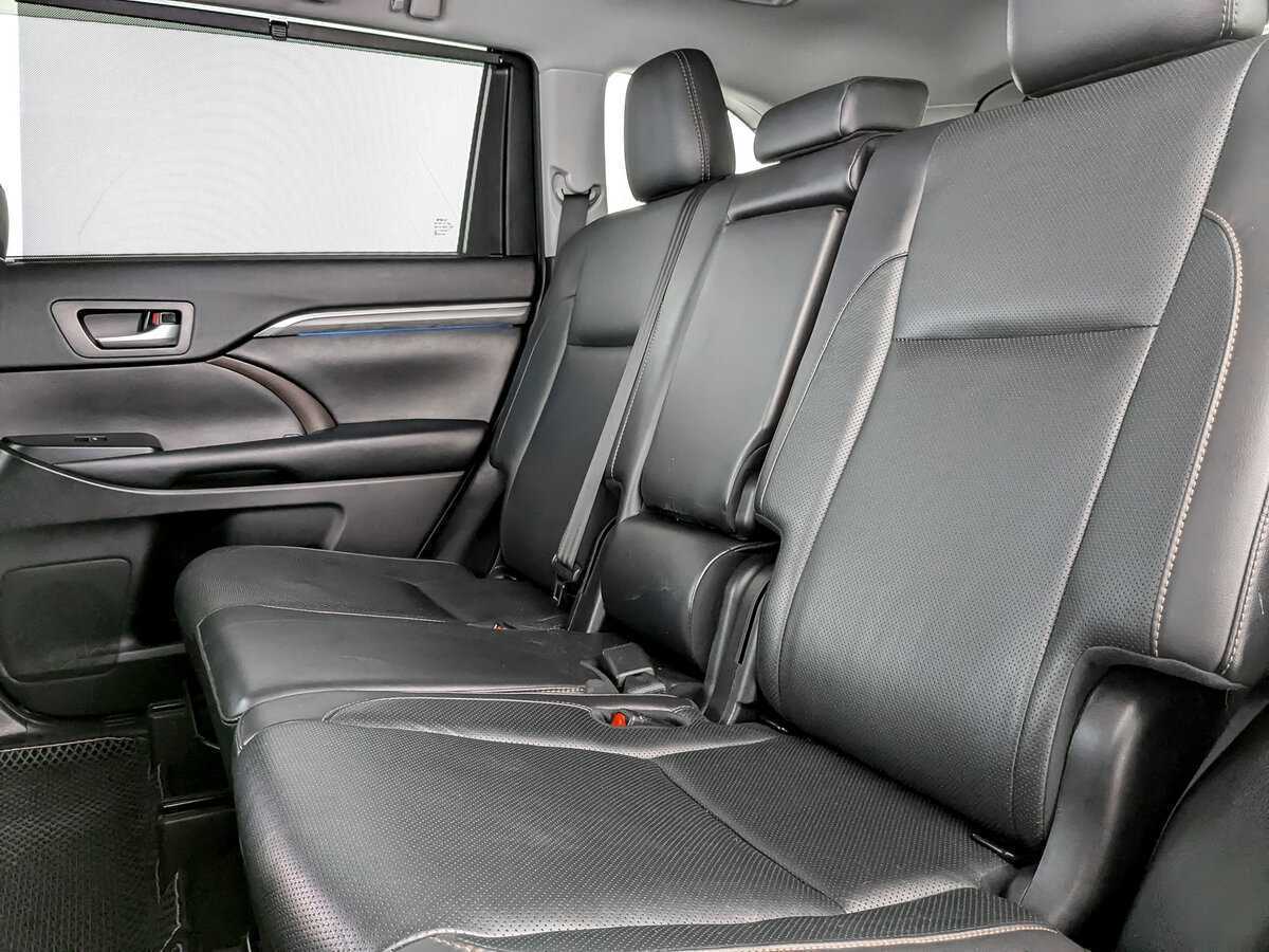 Toyota Highlander с пробегом — 2019 год. Фото: #9