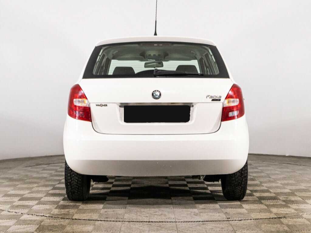 Skoda Fabia с пробегом — 2010 год. Фото: #5