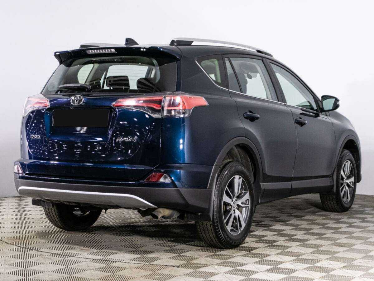 Toyota RAV4 с пробегом — 2018 год. Фото: #4