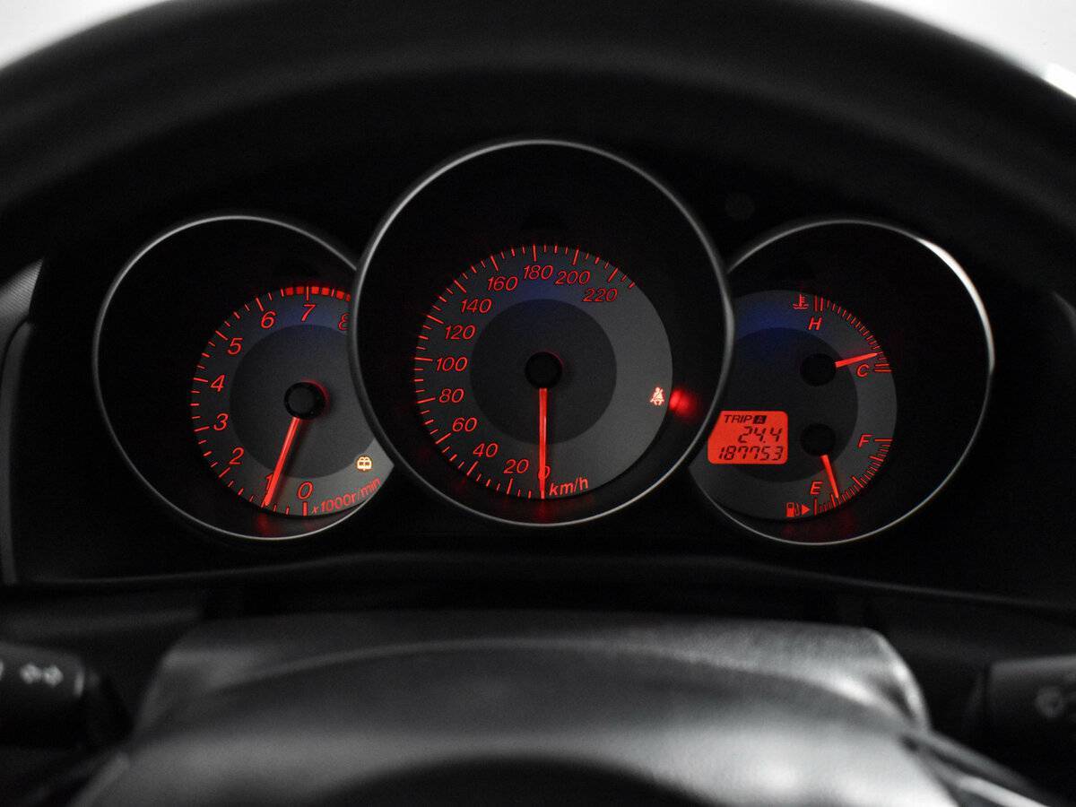 Mazda 3 с пробегом — 2008 год. Фото: #14