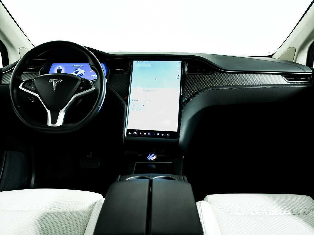 Tesla Model X с пробегом — 2018 год. Фото: #8