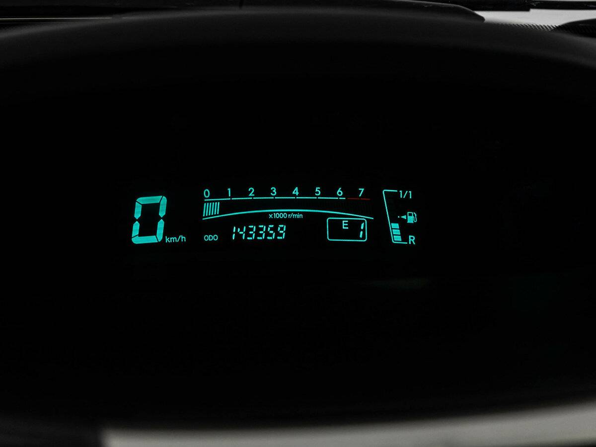 Toyota Yaris с пробегом — 2007 год. Фото: #23