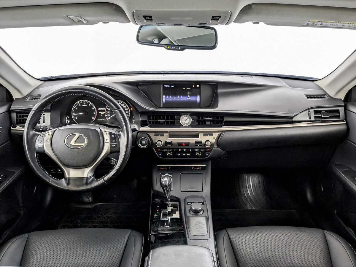 Lexus ES с пробегом — 2015 год. Фото: #13
