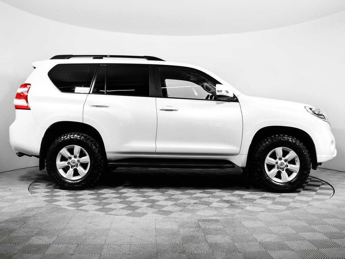 Toyota Land Cruiser Prado с пробегом — 2017 год. Фото: #3