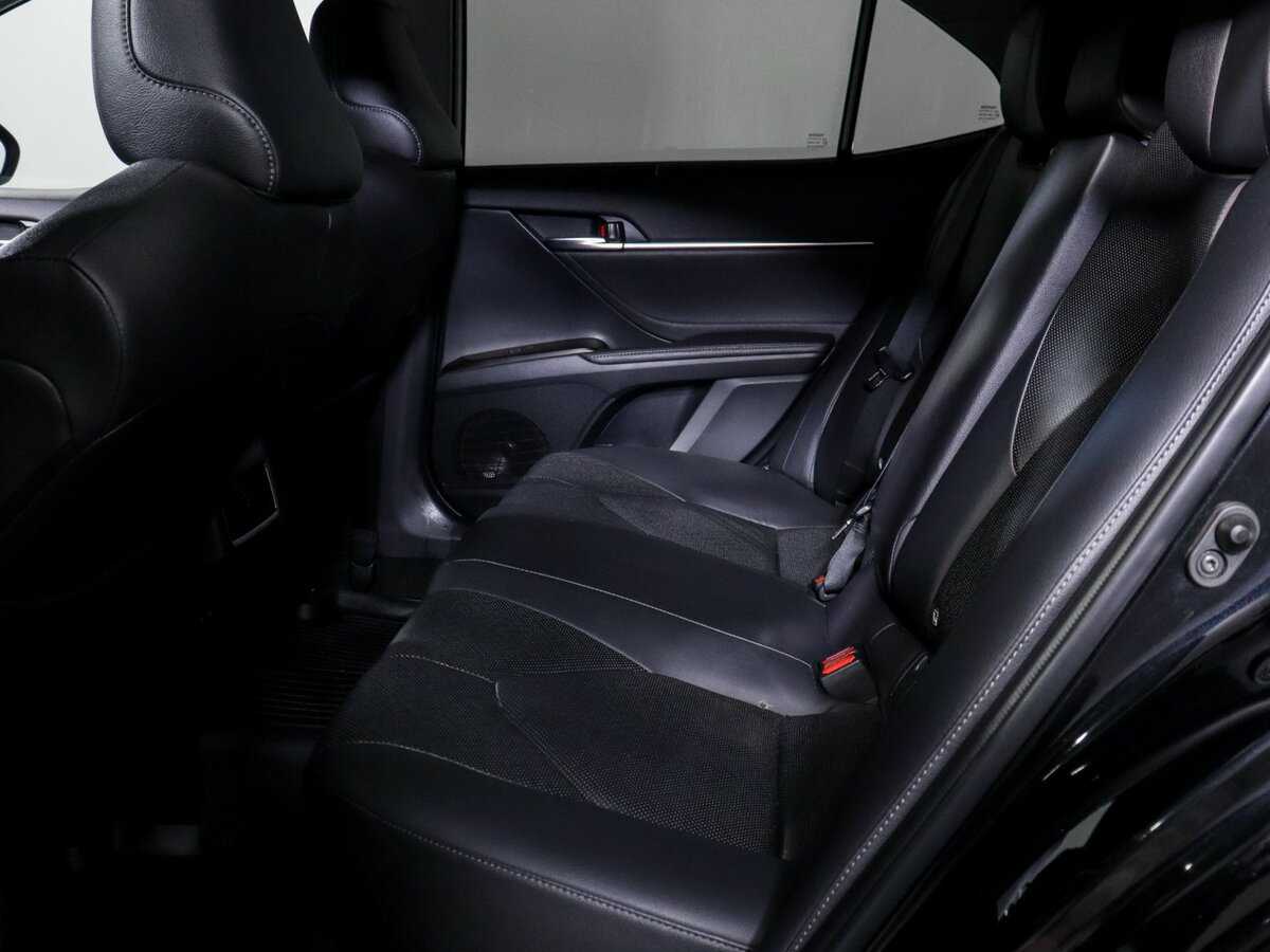 Toyota Camry с пробегом — 2021 год. Фото: #6