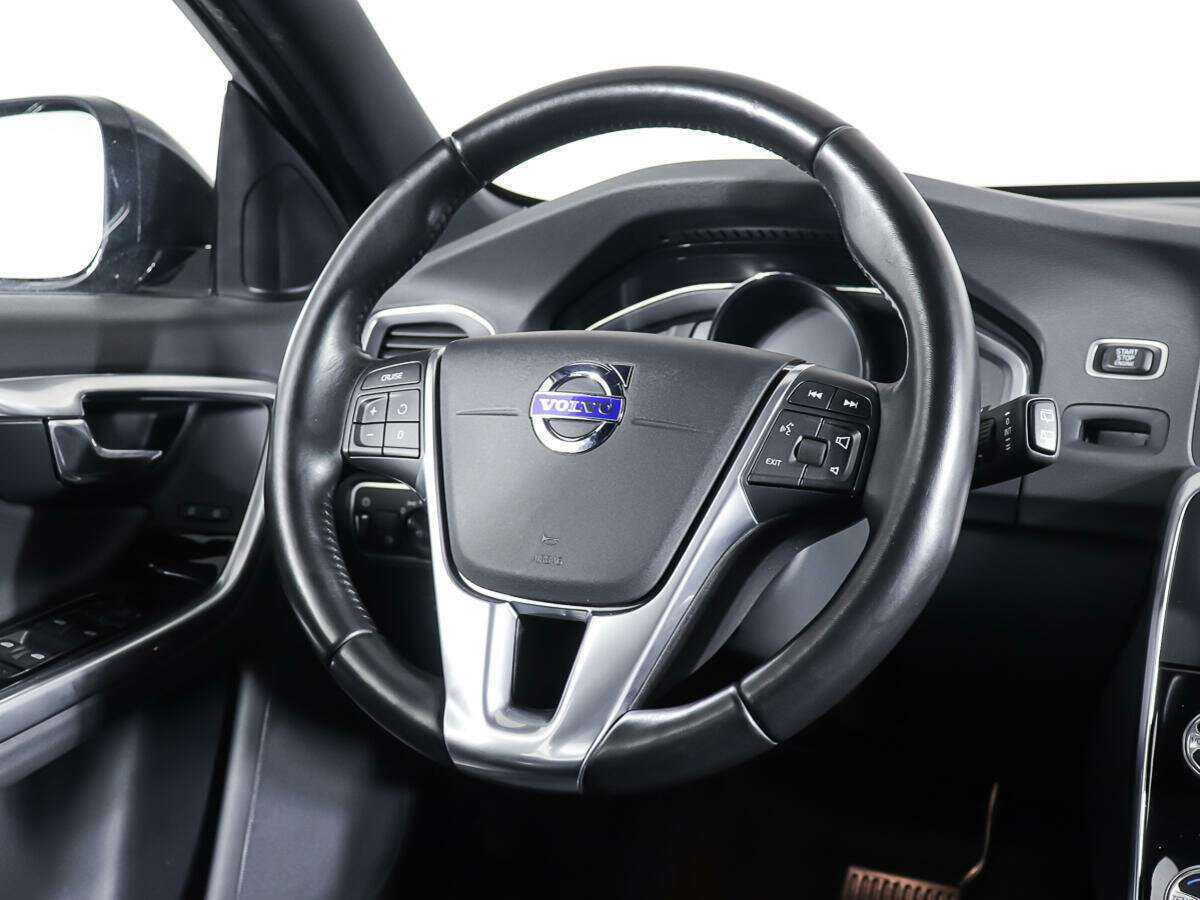 Volvo V60 Cross Country с пробегом — 2016 год. Фото: #14