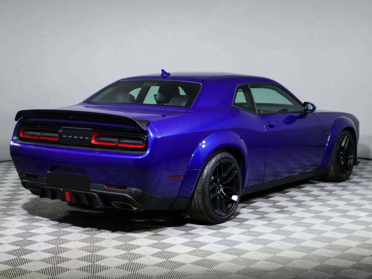 Dodge Challenger с пробегом — 2020 год. Фото: #3