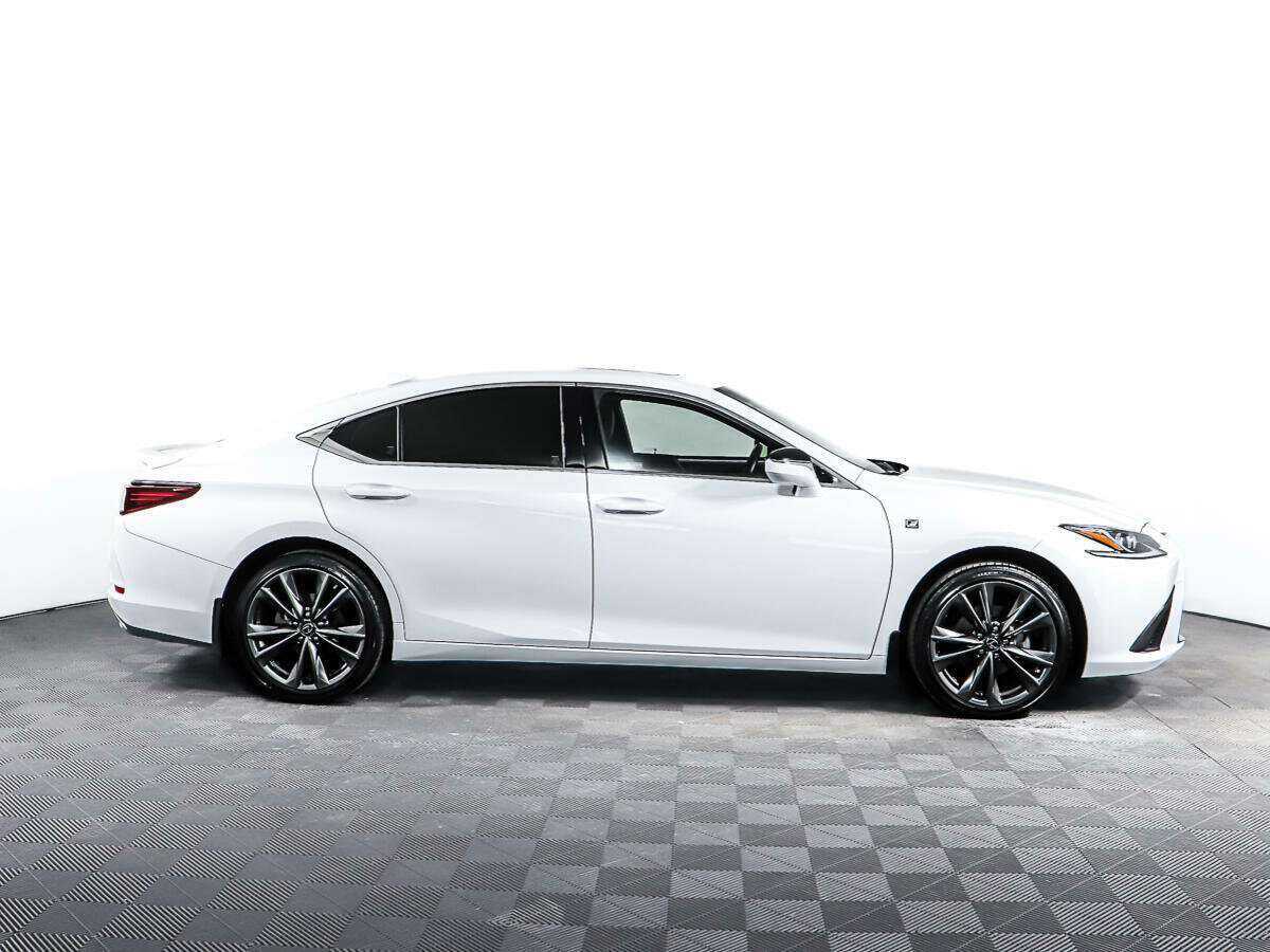 Lexus ES с пробегом — 2020 год. Фото: #3