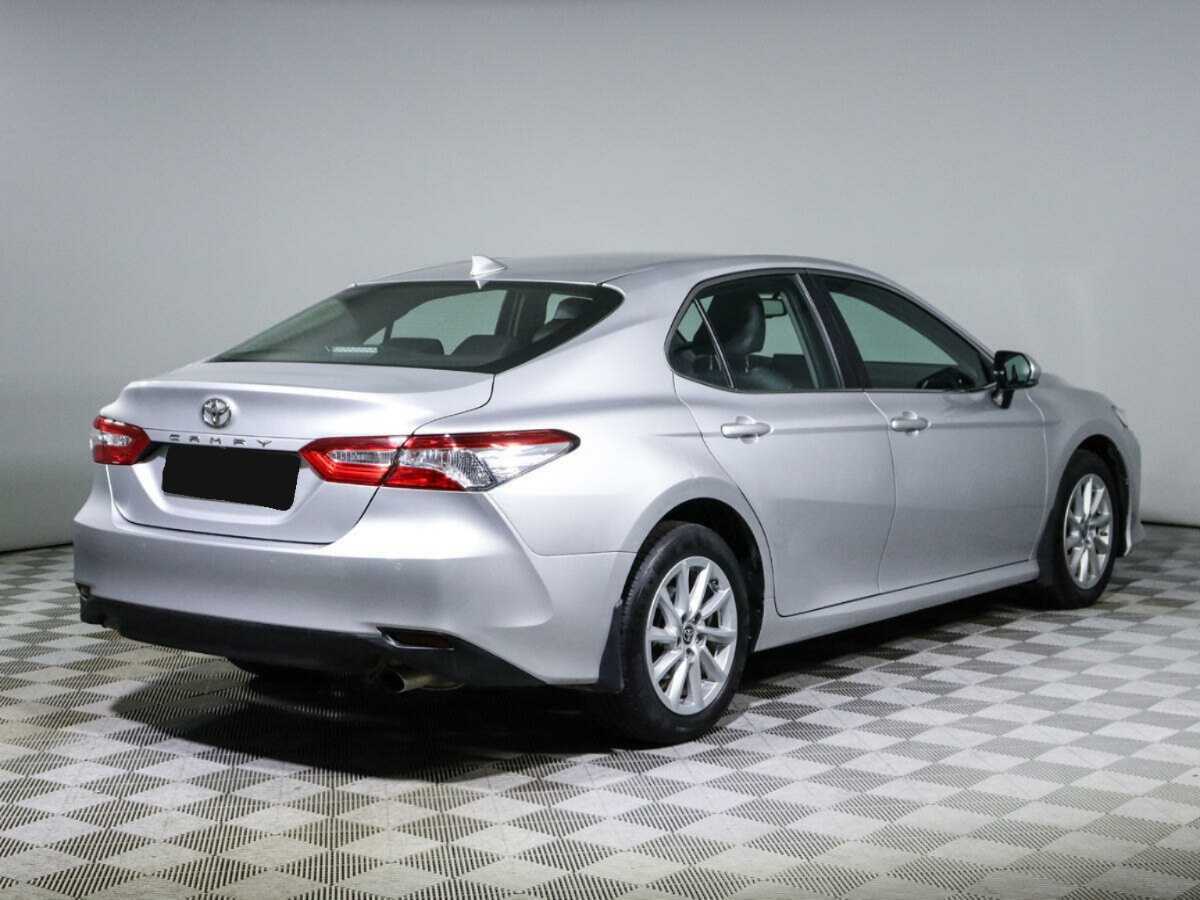 Toyota Camry с пробегом — 2021 год. Фото: #3