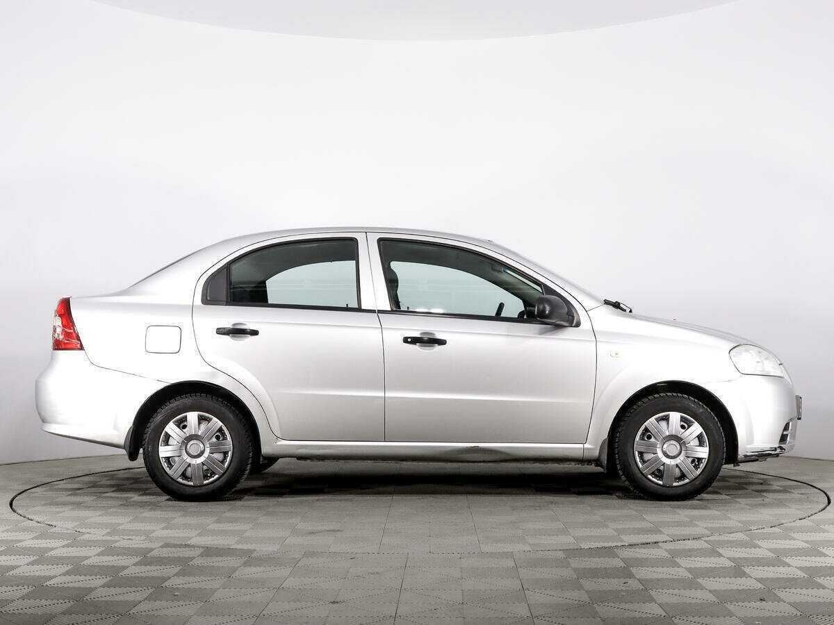 Chevrolet Aveo с пробегом — 2010 год. Фото: #3