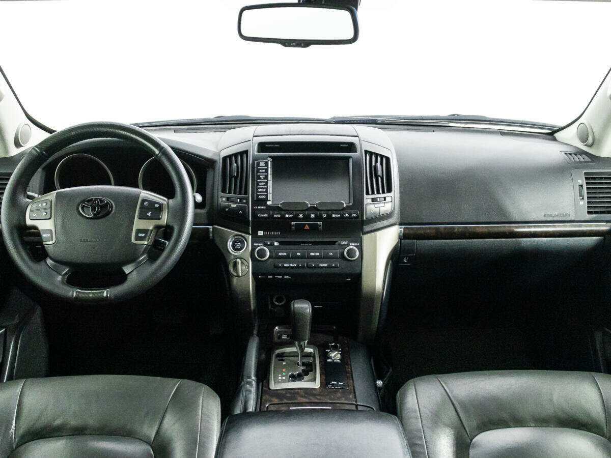 Toyota Land Cruiser с пробегом — 2010 год. Фото: #12