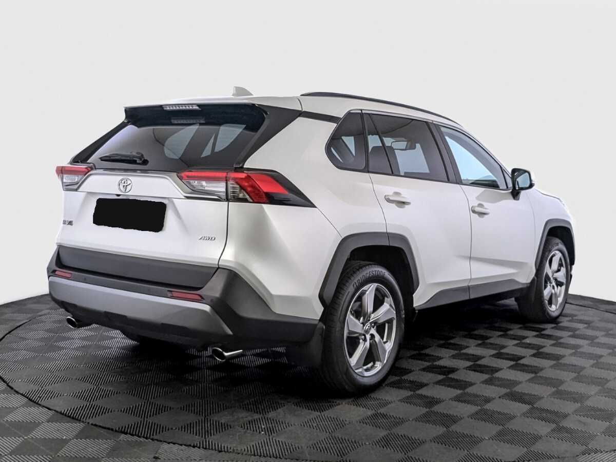Toyota RAV4 с пробегом — 2021 год. Фото: #4