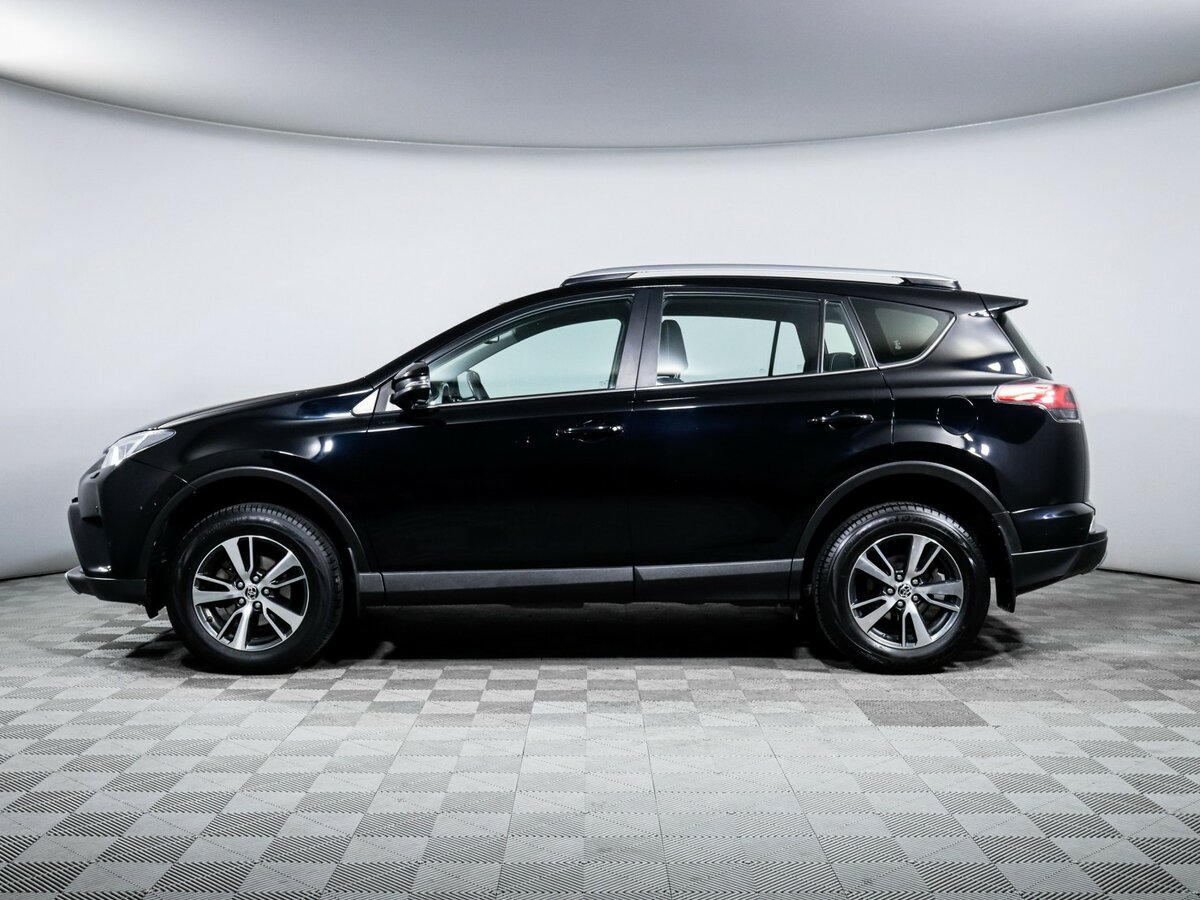 Toyota RAV4 с пробегом — 2018 год. Фото: #7