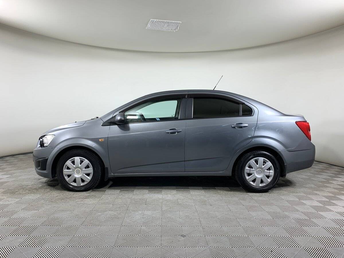 Chevrolet Aveo с пробегом — 2014 год. Фото: #7