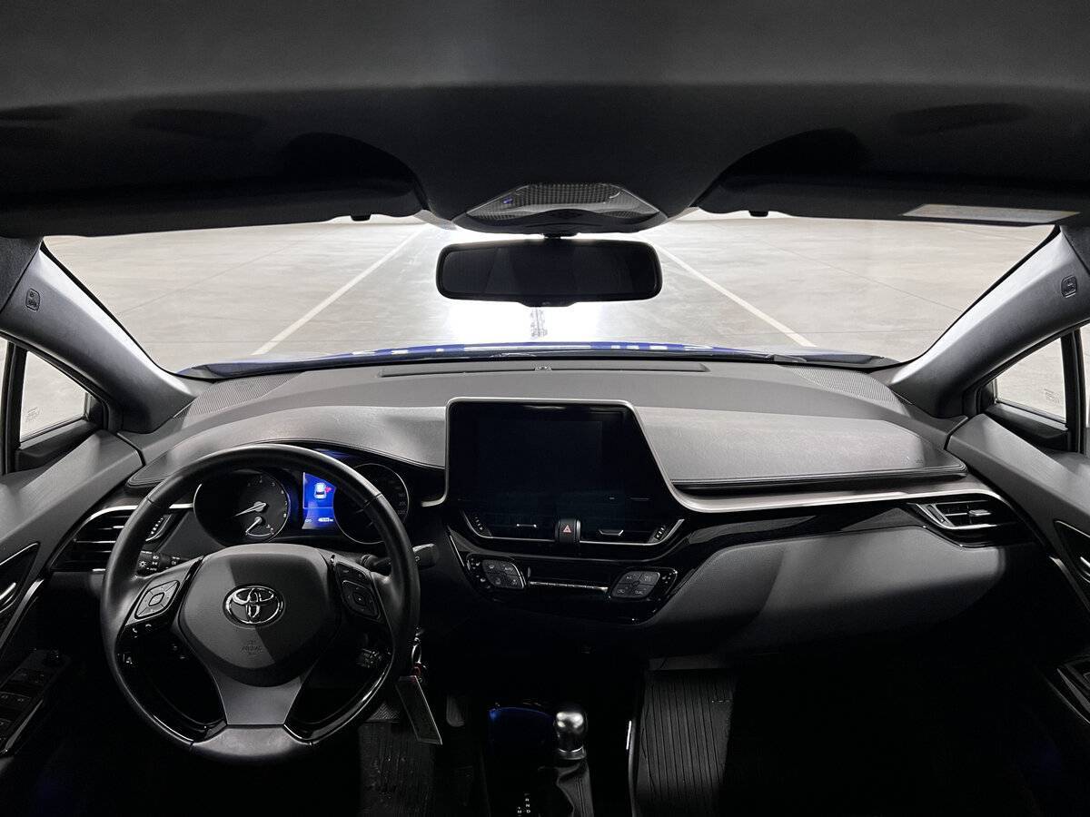 Toyota C-HR с пробегом — 2019 год. Фото: #13
