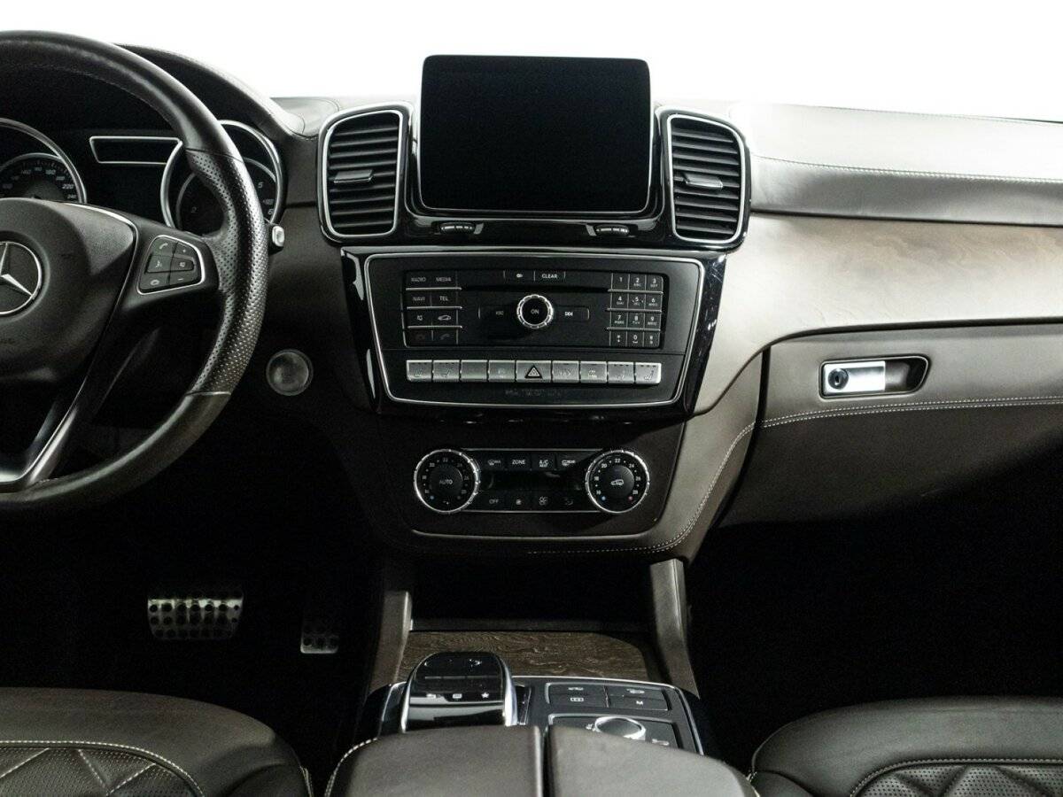 Mercedes-Benz GLE с пробегом — 2015 год. Фото: #13