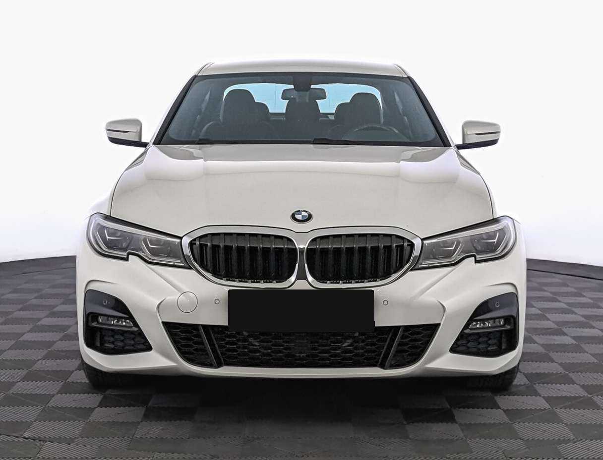 BMW 3 серии с пробегом — 2021 год. Фото: #1