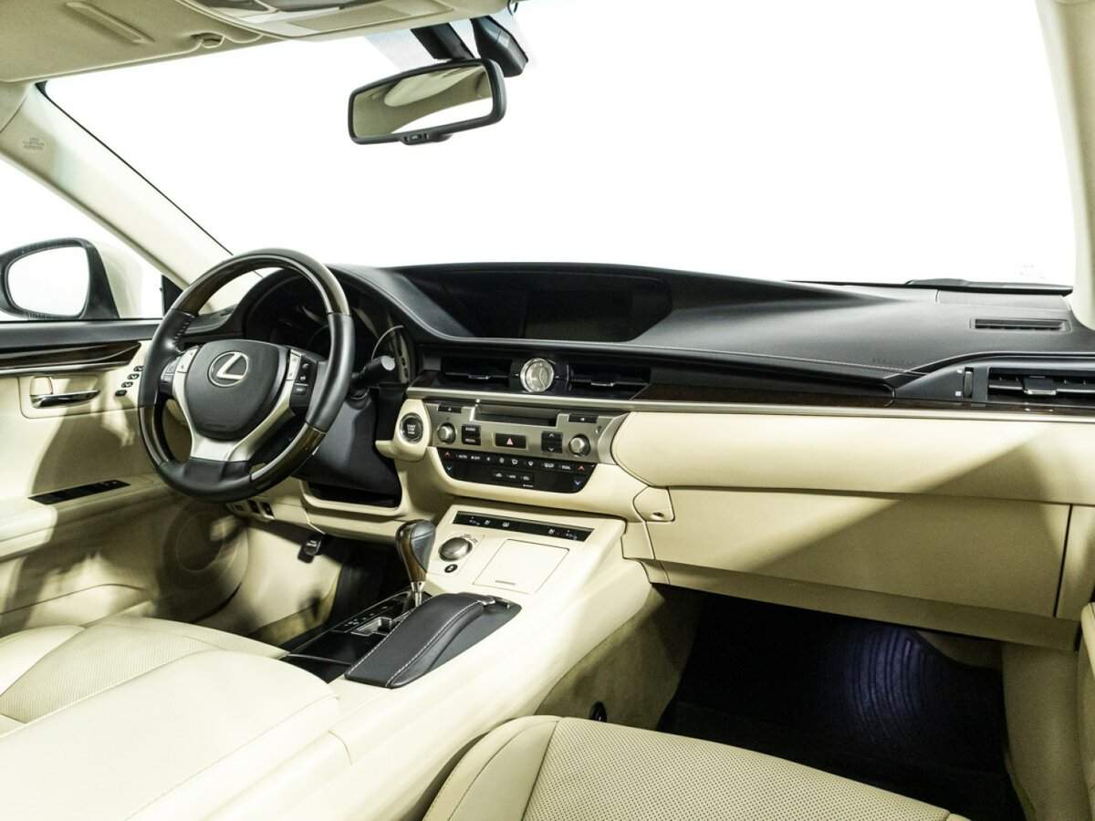 Lexus ES с пробегом — 2014 год. Фото: #8