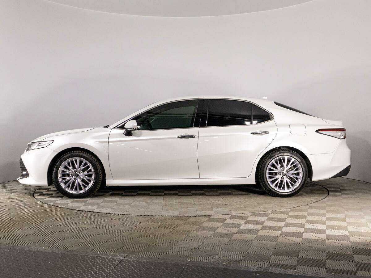 Toyota Camry с пробегом — 2018 год. Фото: #7