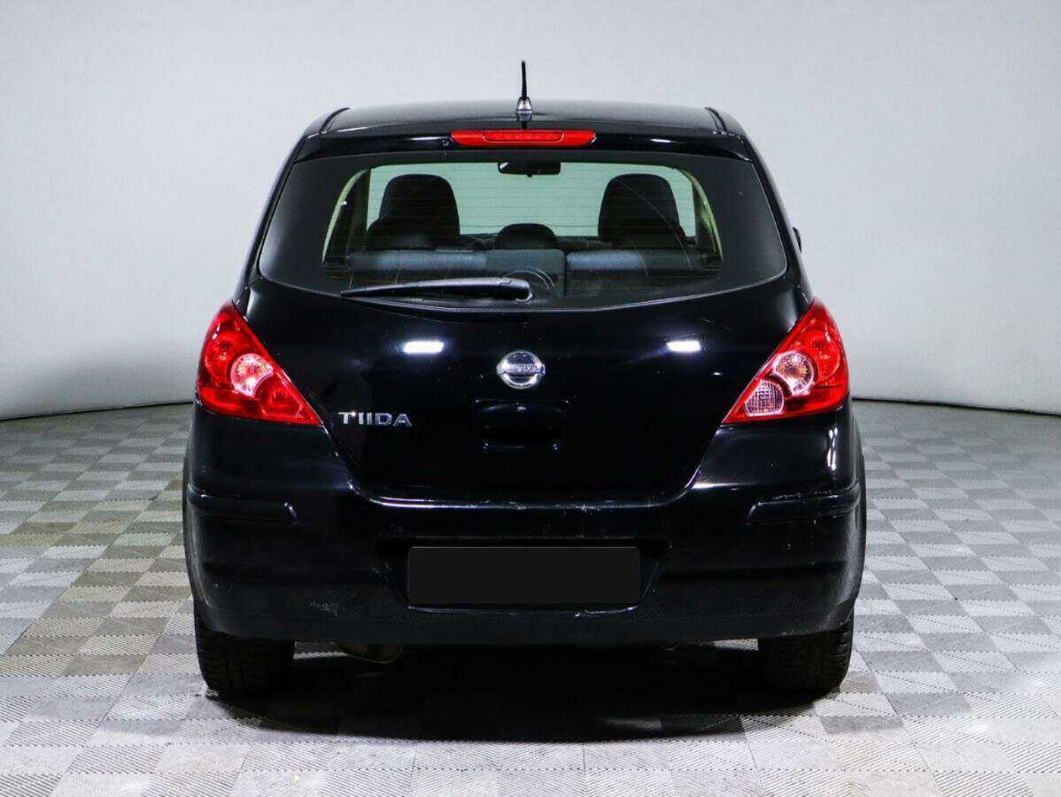 Nissan Tiida с пробегом — 2008 год. Фото: #4