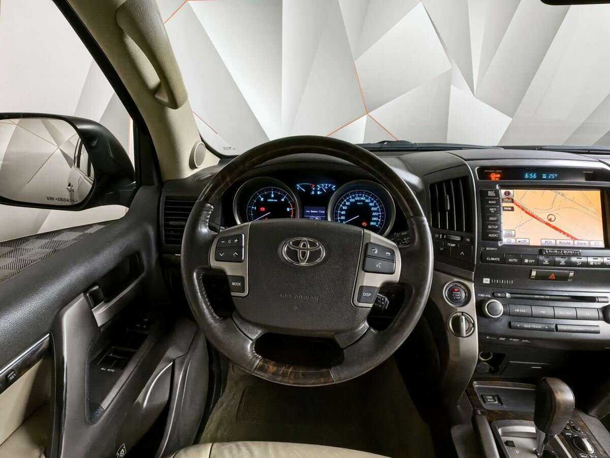 Toyota Land Cruiser с пробегом — 2011 год. Фото: #11