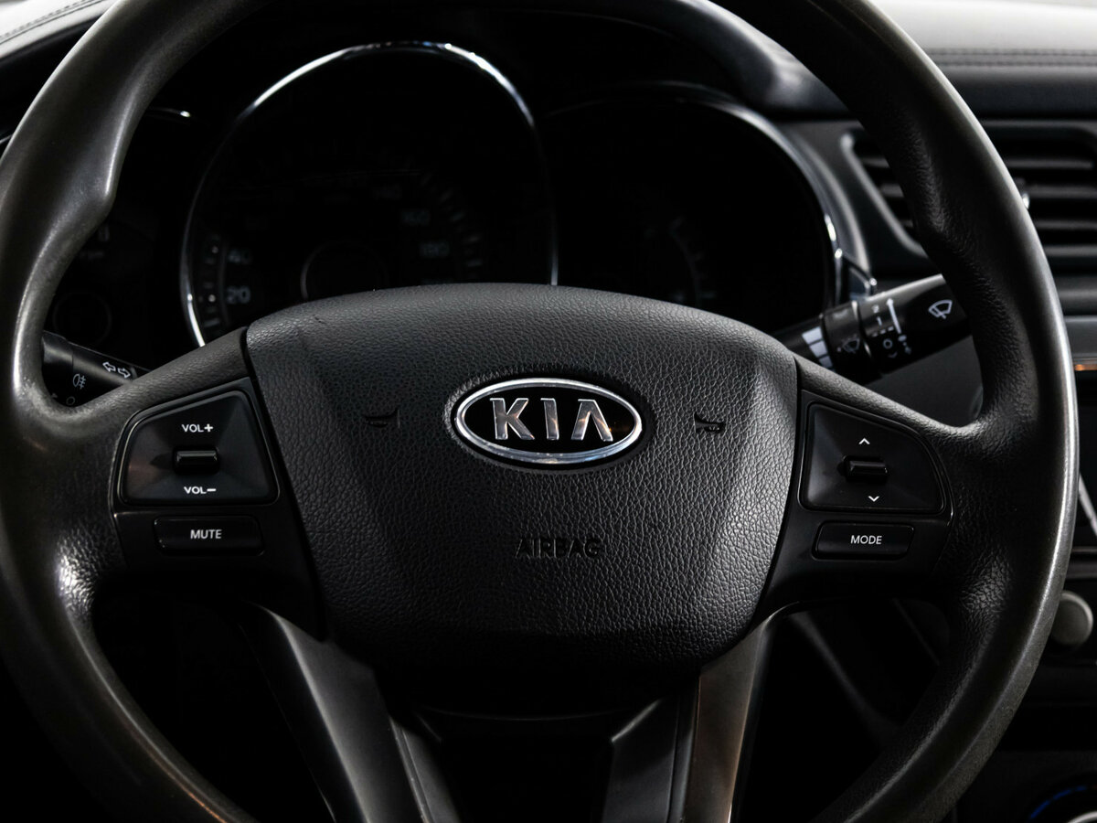 Kia Rio с пробегом — 2011 год. Фото: #8